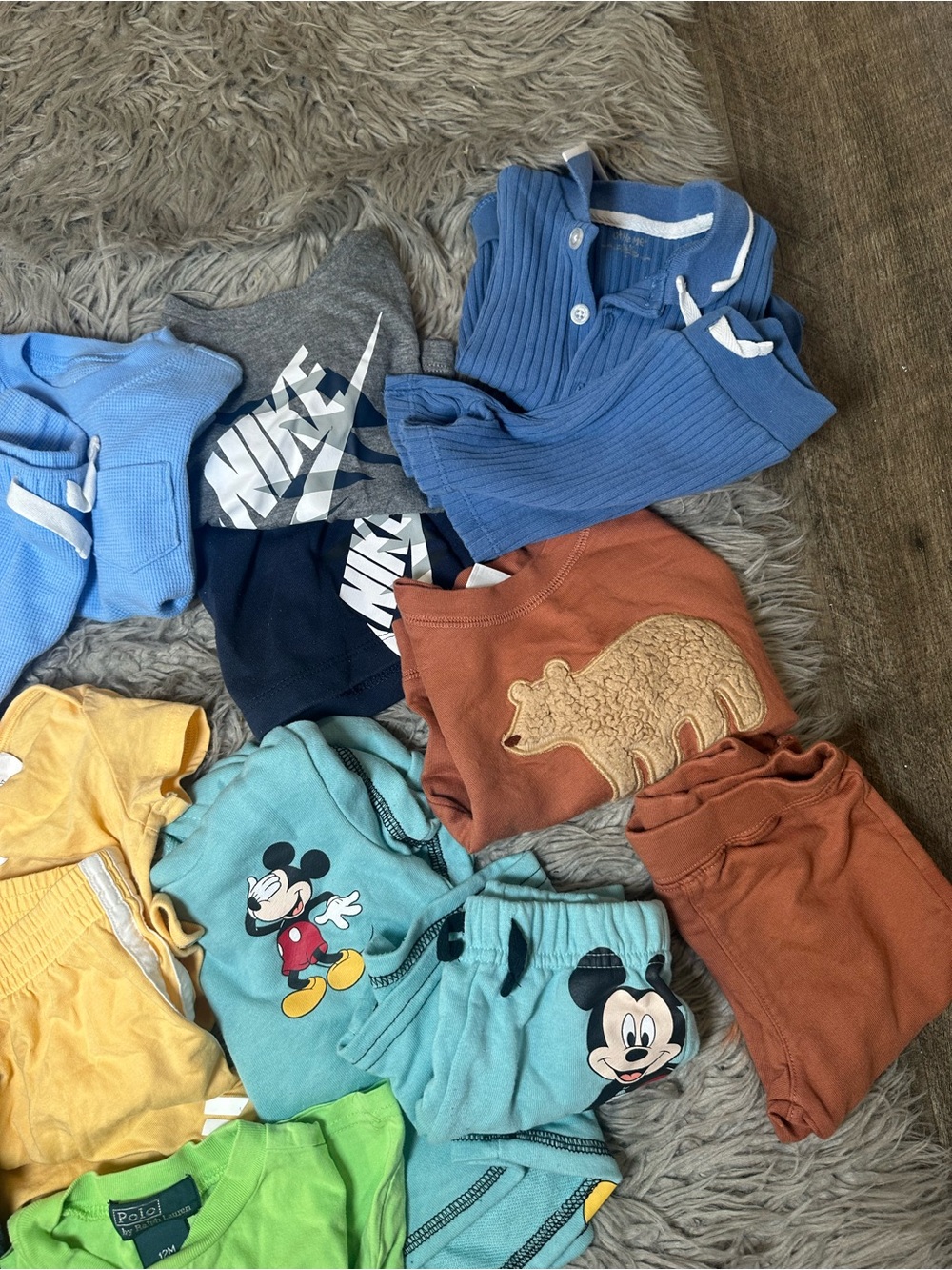 Baby/Toddler Boy Clothing 10 sets
Bundle 12 months- Nike, Polo, Adidas